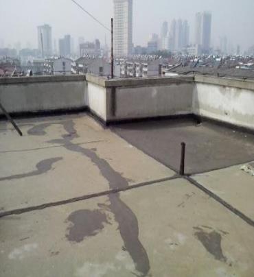 电白漏水维修 楼顶漏水是什么原因，楼顶漏水维修方法是什么?